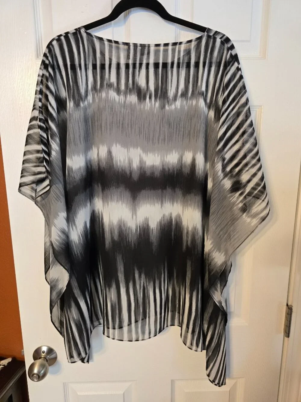 Chico's Black & Gray Animal Print Poncho Topper - EUC